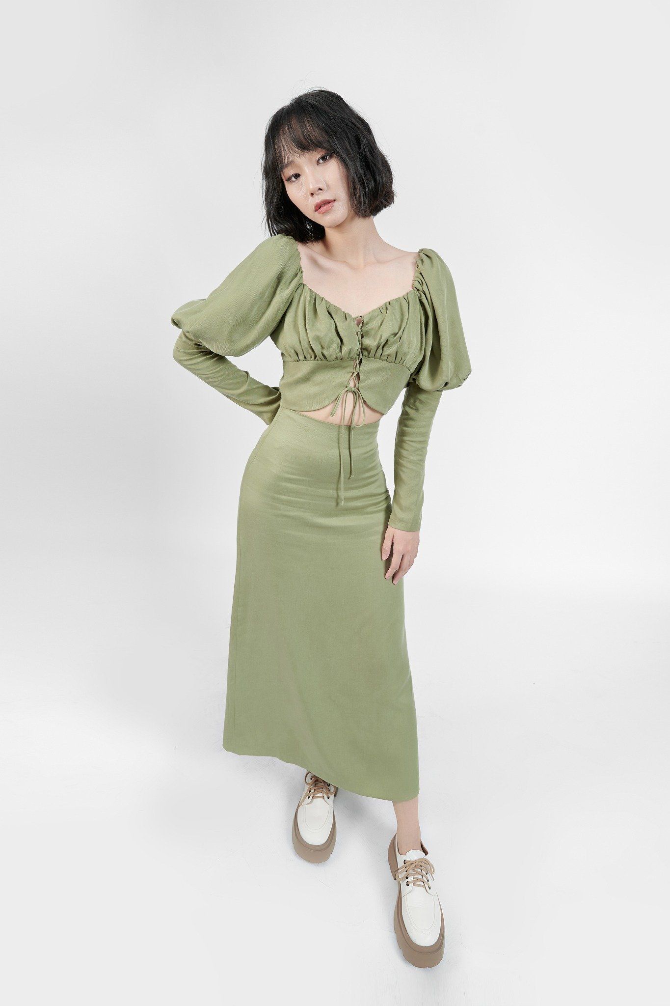 Áo croptop tay bồng nhún ngực. 
