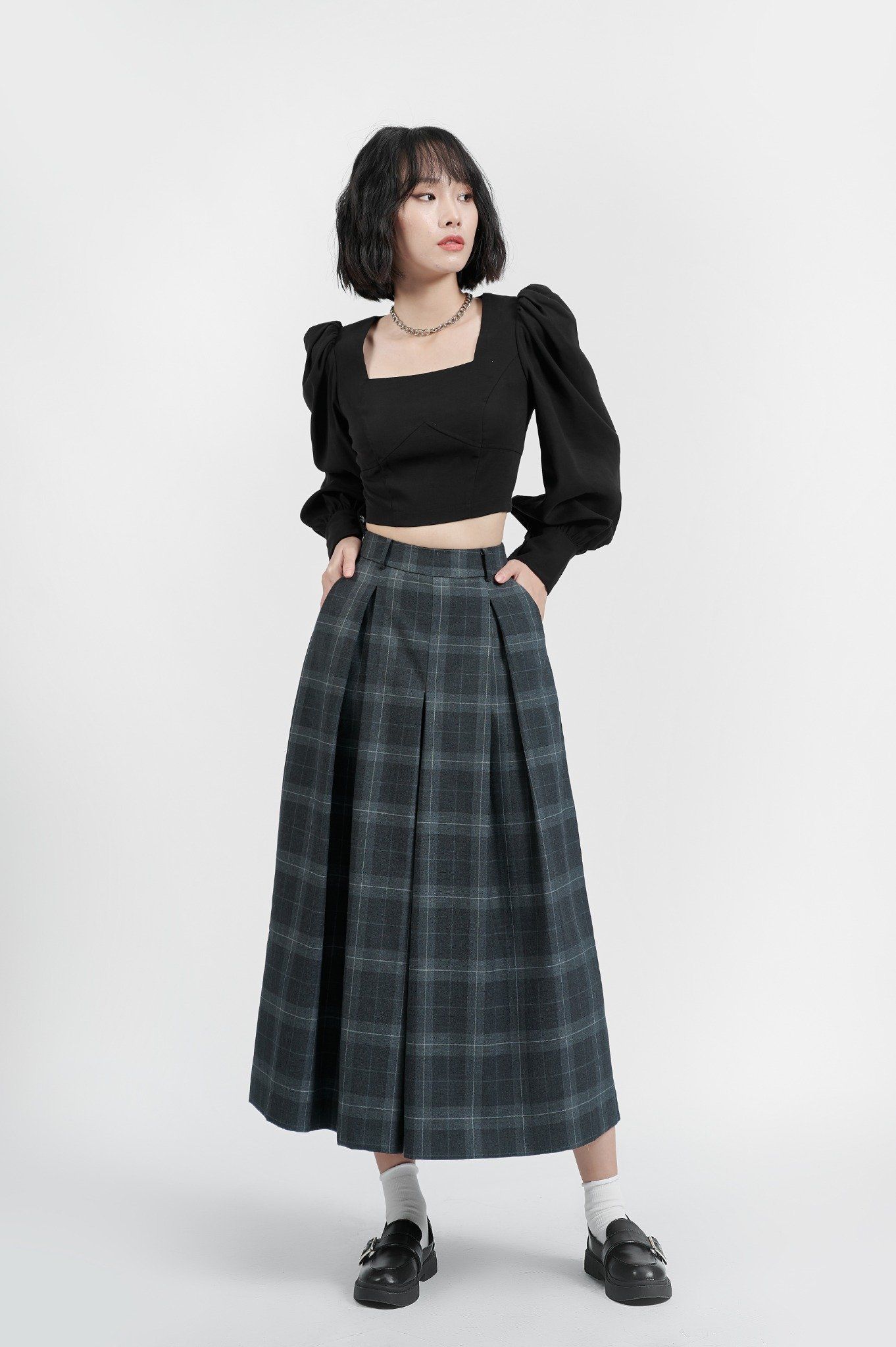 Áo croptop cổ vuông tay bồng edited 