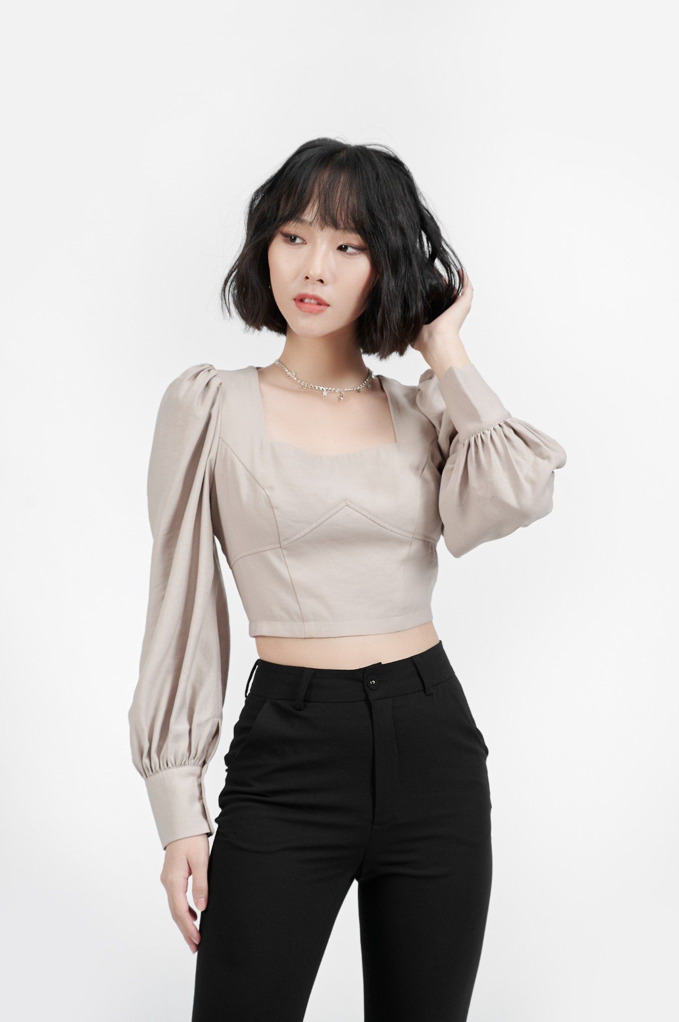  Áo croptop cổ vuông tay bồng edited 