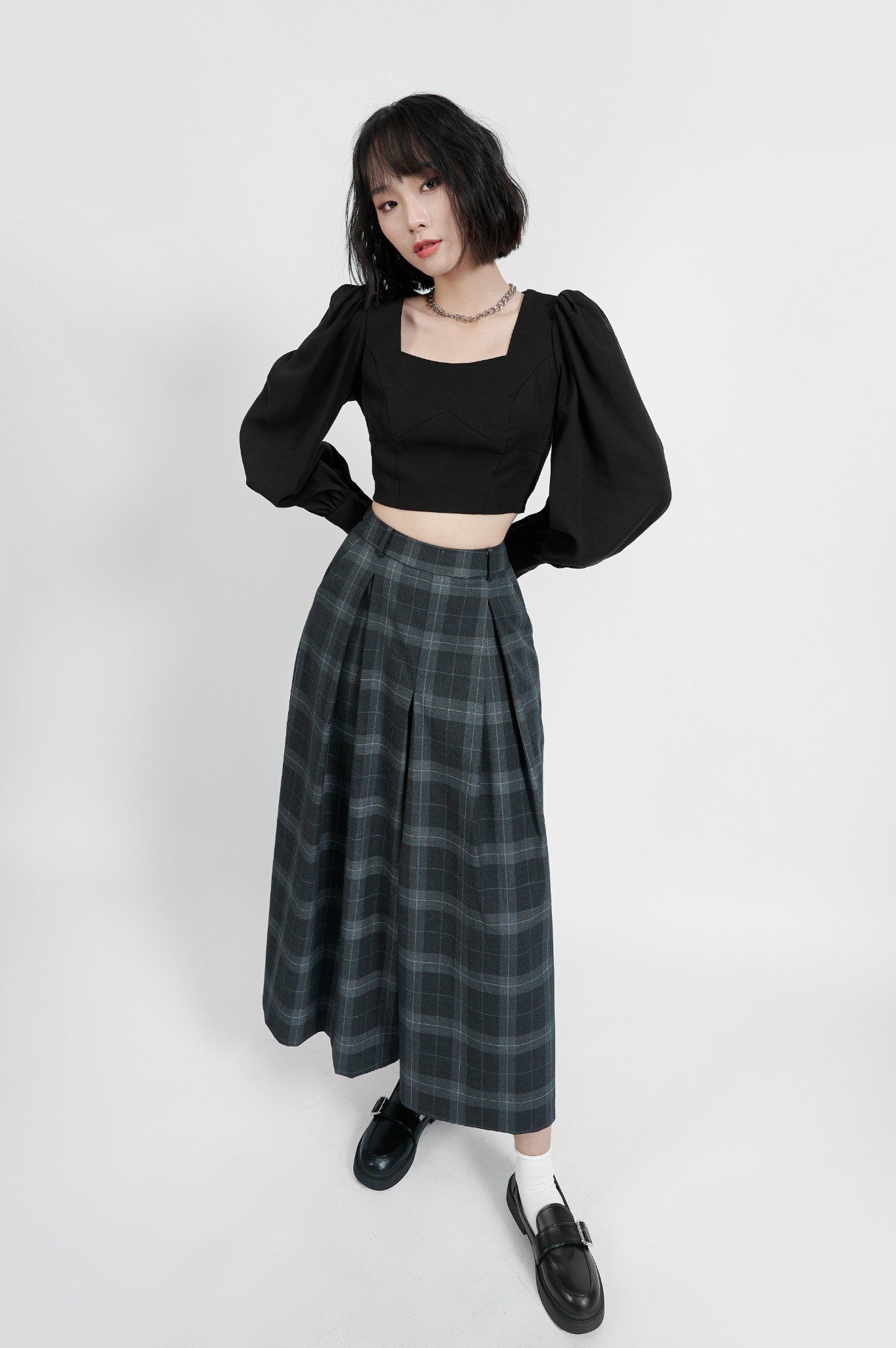  Áo croptop cổ vuông tay bồng edited 